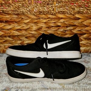 Nike SB Womens Black Sneakers